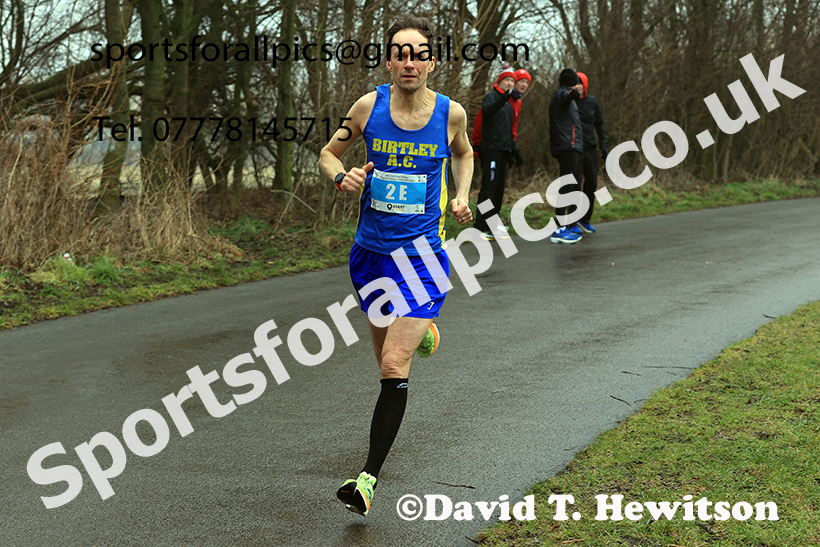 Senior Men and Over-35s to 49s Mens 2025 NECAA Royal Signals Road Relays Champs.,  Hetton Lyons Country Park, Hetton le Hole, County Durham. Photo: David T. Hewitson/Sports for All Pics